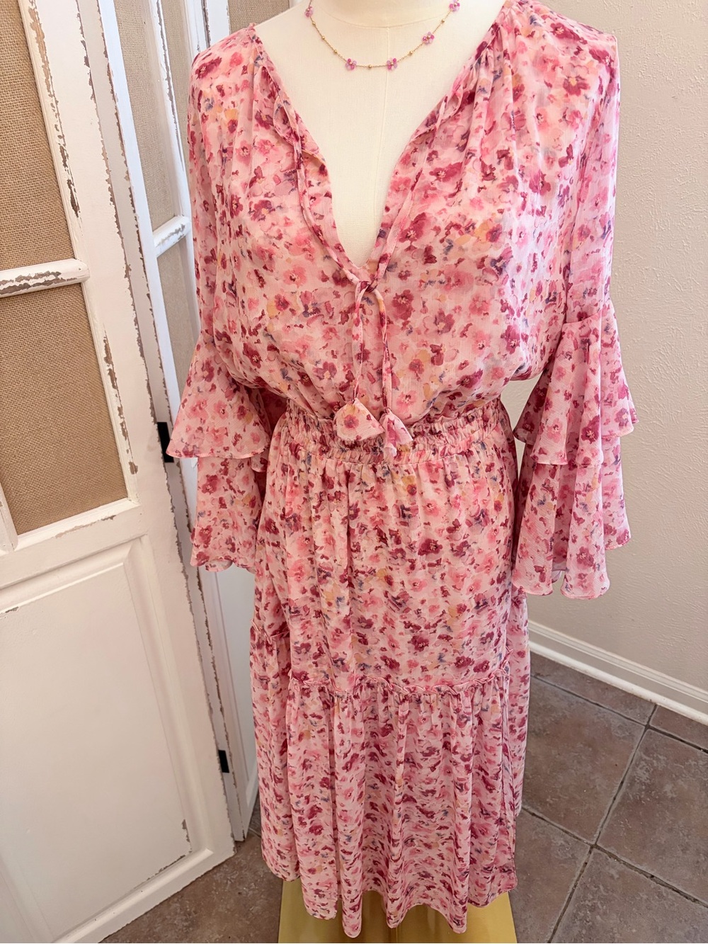 MISA NWT Los Angeles Pink Floral Maxi V Neck Rufle Belle Sleeves Extra Small